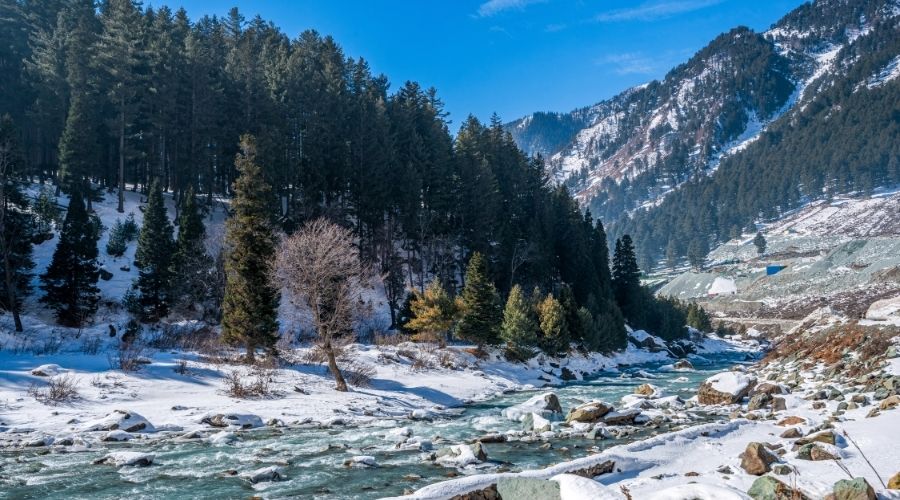 Beautiful view of sonmarg in winter, Sonmarg, Kashmir